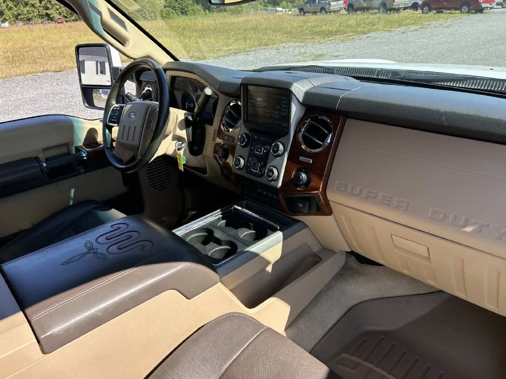 Used 2016 White Ford King Ranch image 28