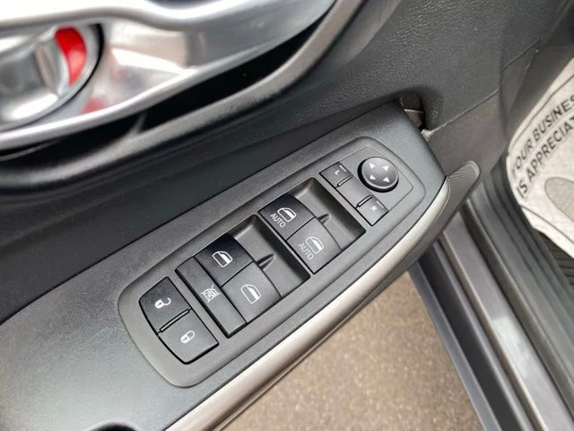 Used 2021 Gray Jeep Latitude Lux image 25