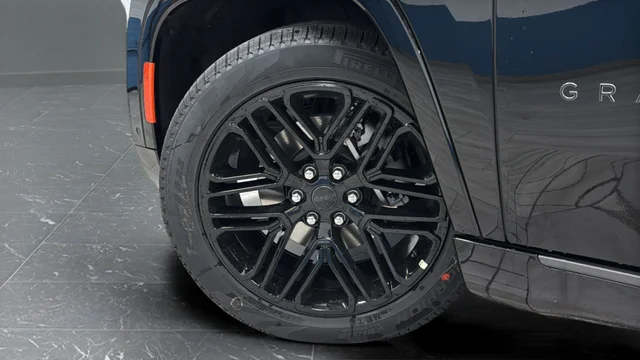 New 2026 High Gloss Black Exterior Paint Jeep Limited Reserve image 40