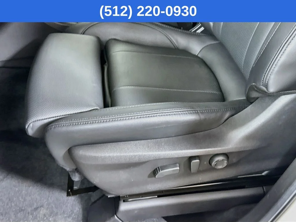 Certified Used 2025 White Subaru Onyx Edition Touring image 24