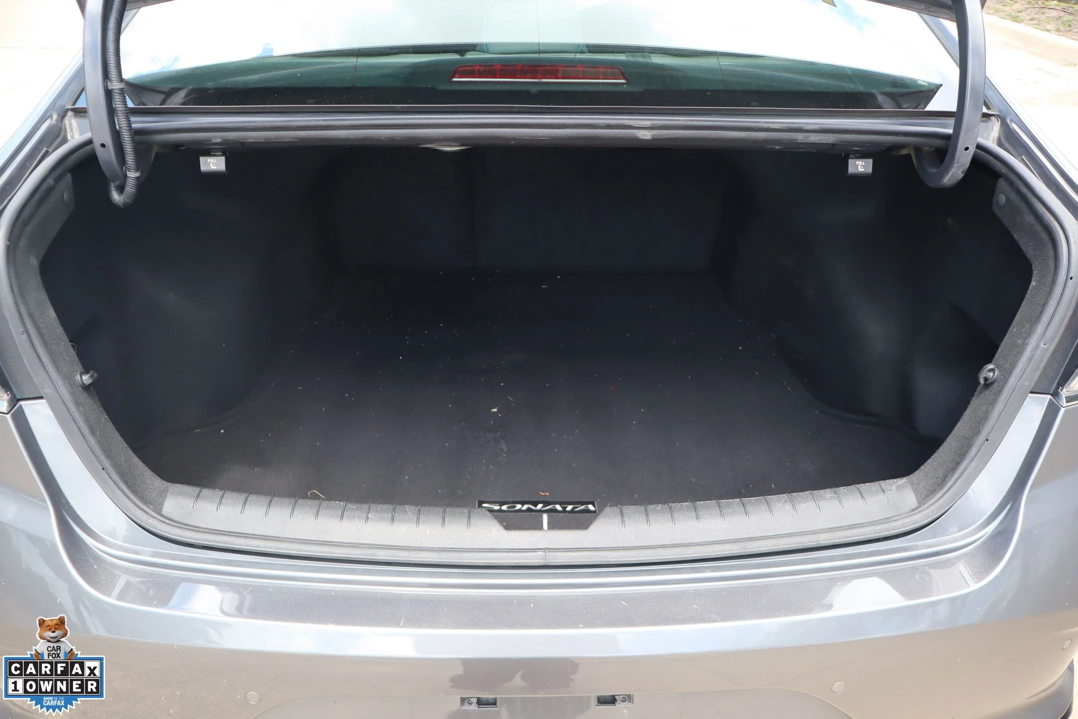Used 2018 Gray Hyundai Limited image 29