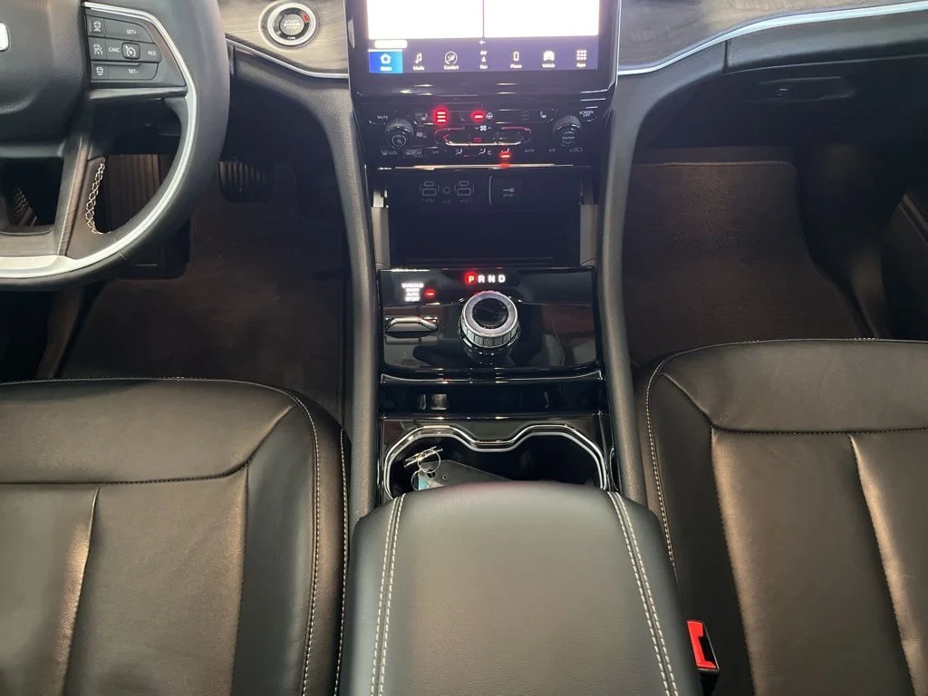 Used 2023 Black Jeep Limited image 10