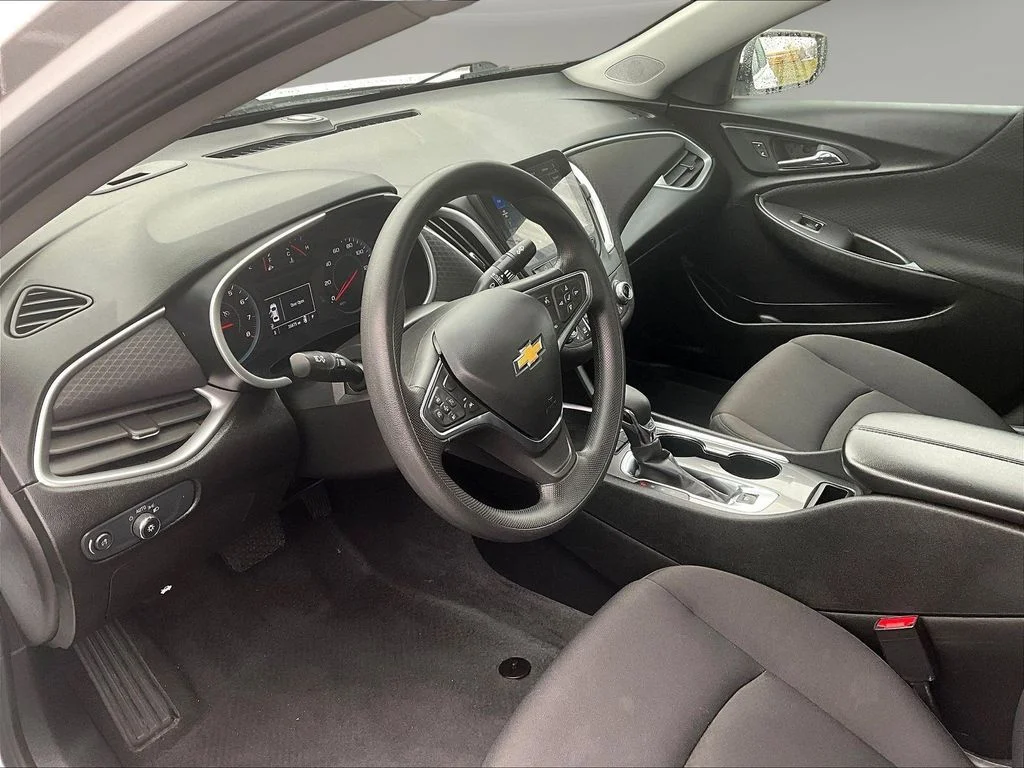 Used 2024 White Chevrolet LT image 20