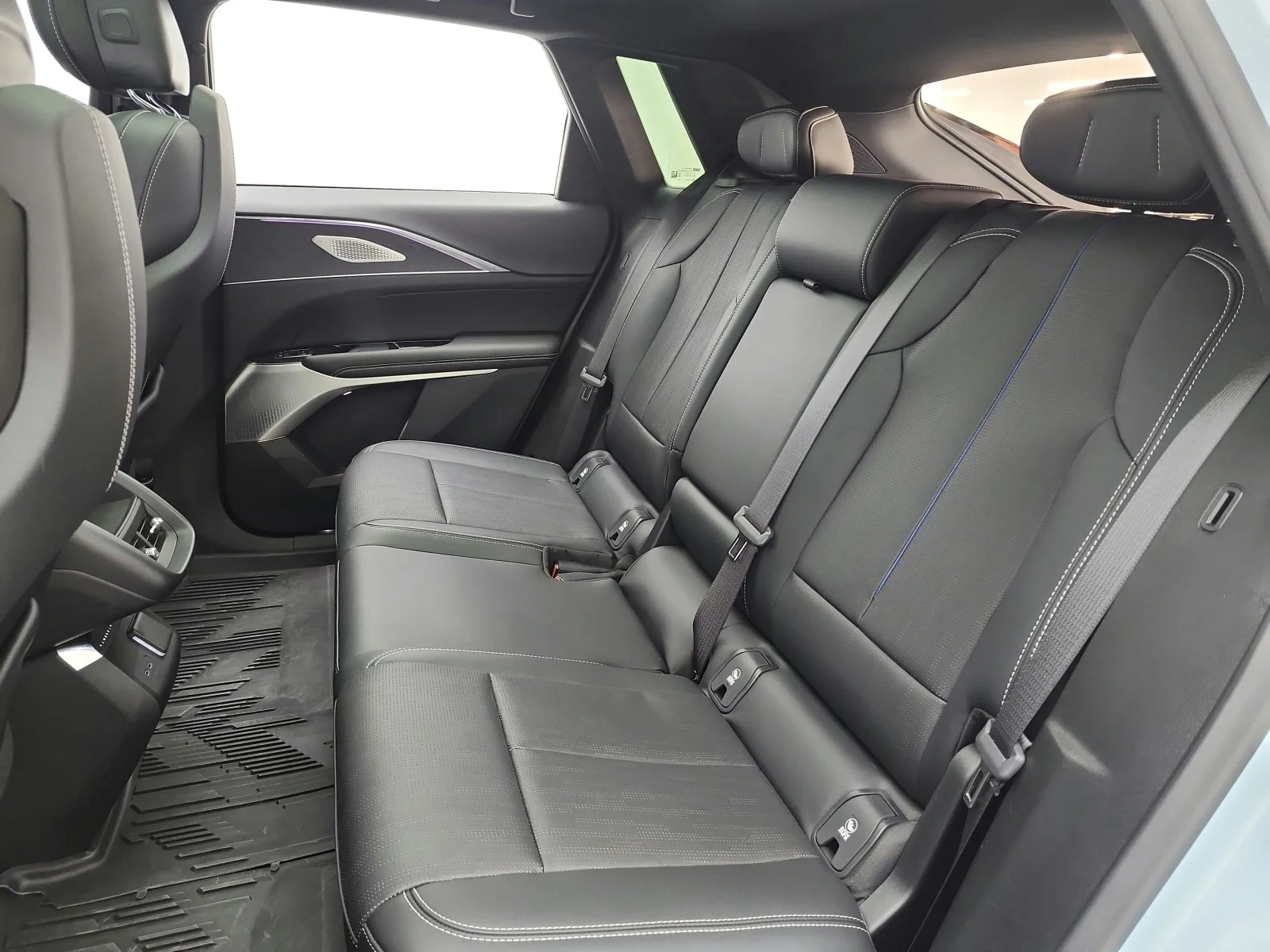 Used 2024 Nimbus Metallic Cadillac Sport image 15