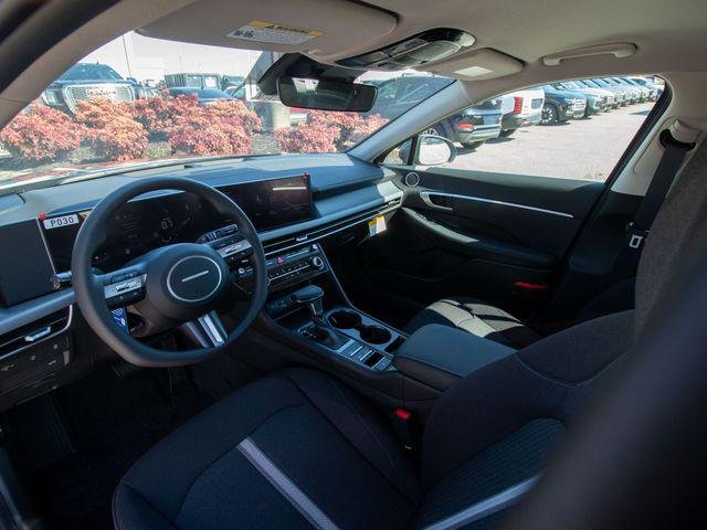 New 2026 Gray Hyundai SE image 8