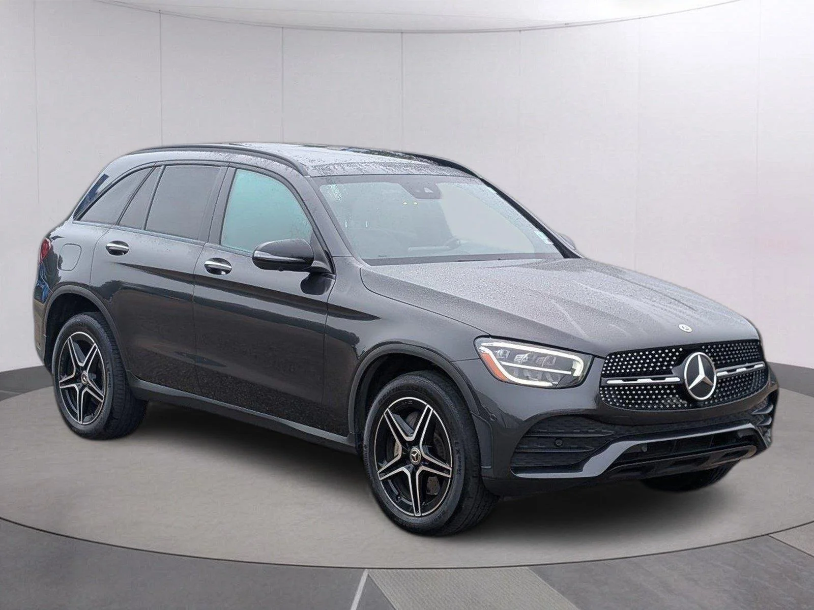 Used 2022 Graphite Grey Metallic Mercedes-Benz GLC 300 image 8