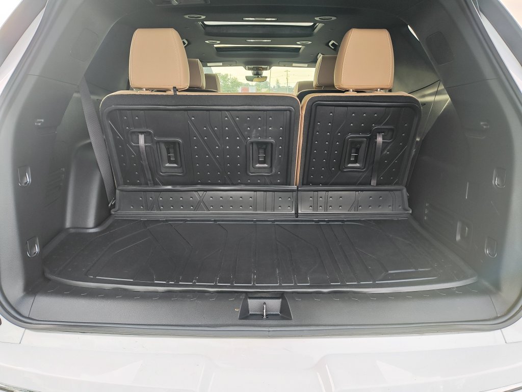 Used 2023 White Chevrolet Premier image 10
