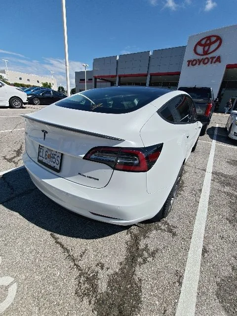 Used 2022  Tesla Long Range image 8