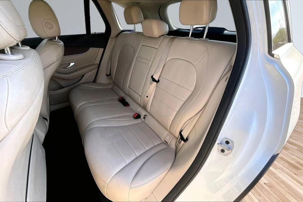 Used 2022 White Mercedes-Benz GLC 300 image 24