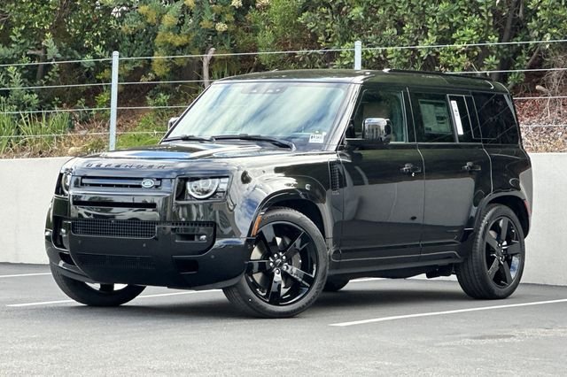 New 2026 Santorini Black Land Rover X-Dynamic SE image 1