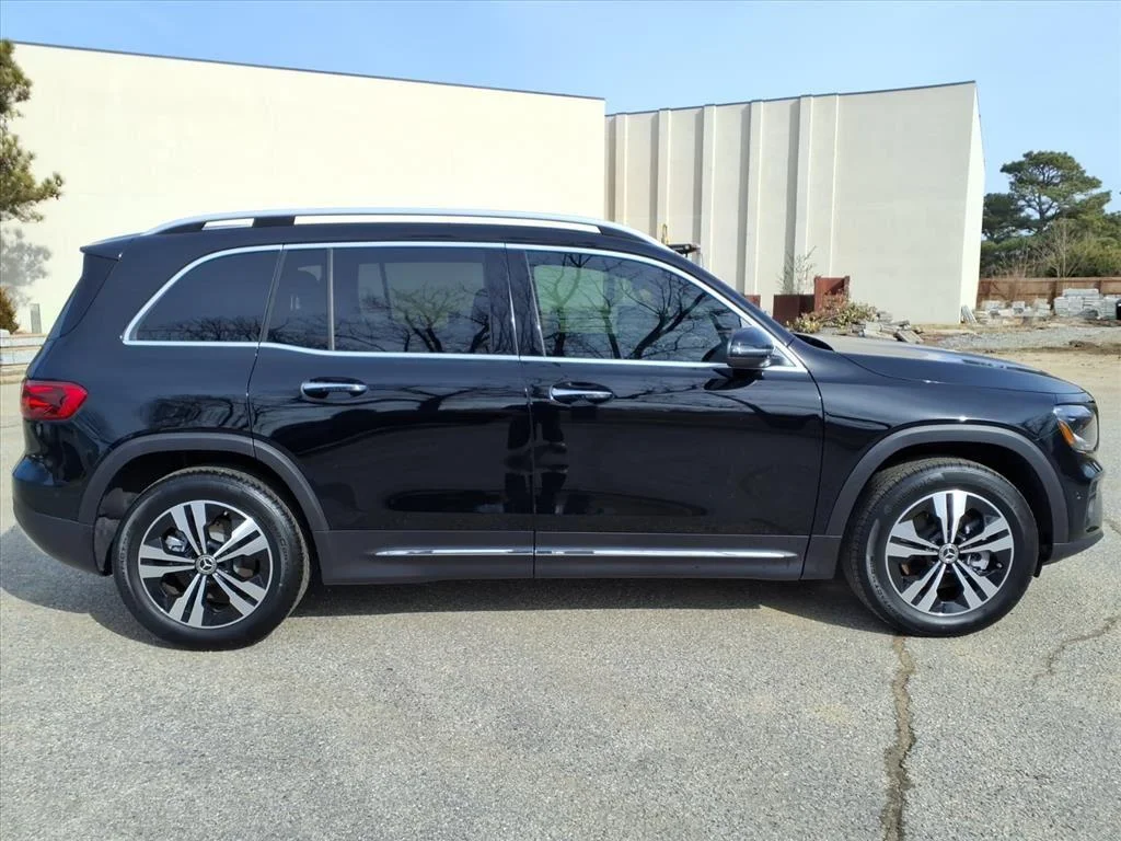 New 2026 Night Black Mercedes-Benz GLB 250 image 6