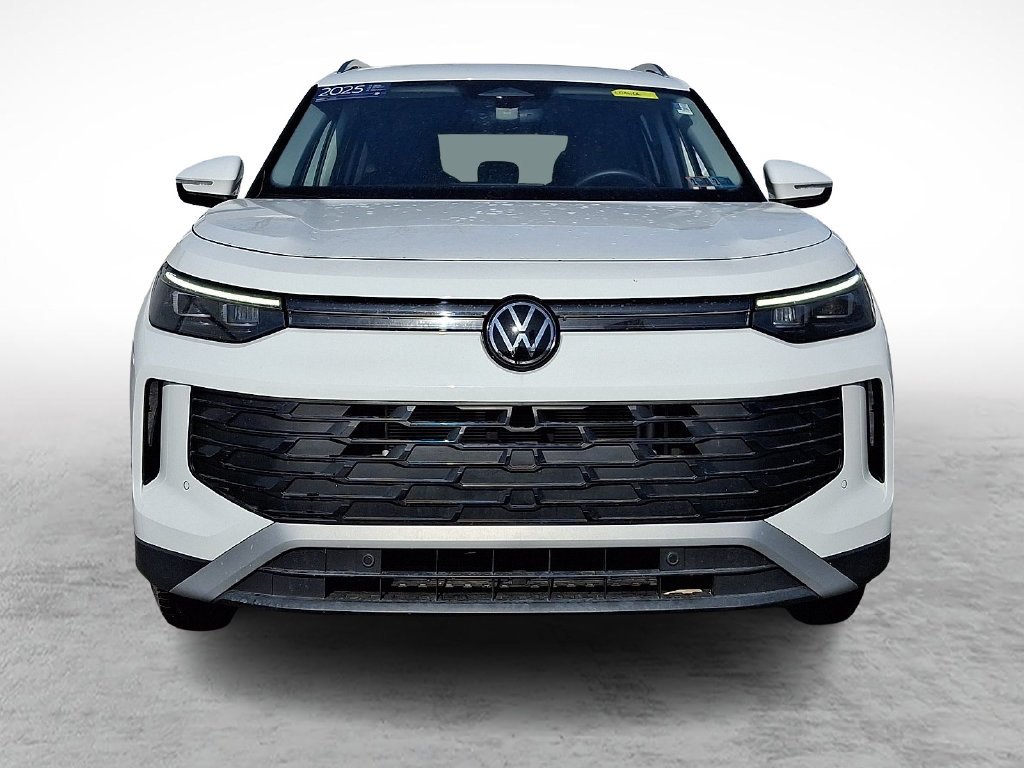 Used 2025 White Volkswagen 2.0T SE image 2