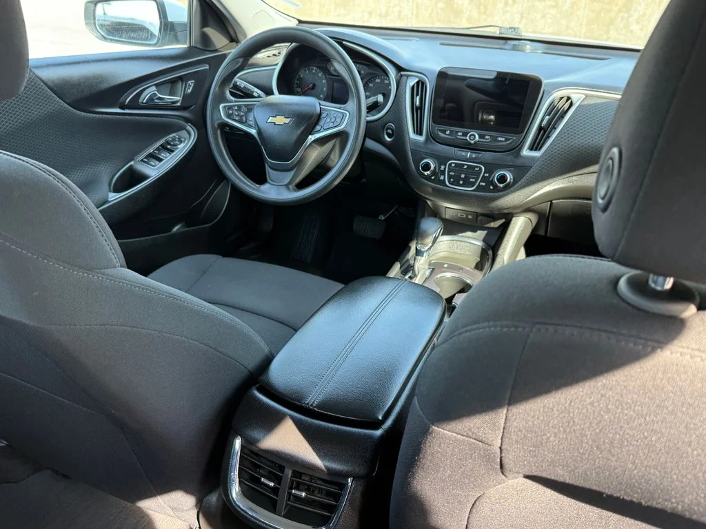 Used 2023 White Chevrolet LT image 17
