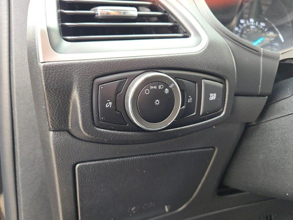 Used 2024 Black Metallic Ford SEL image 22