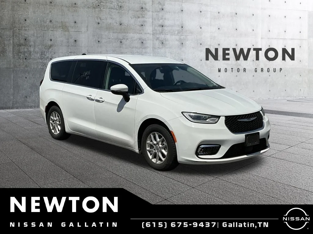 2023 Chrysler Pacifica's photo