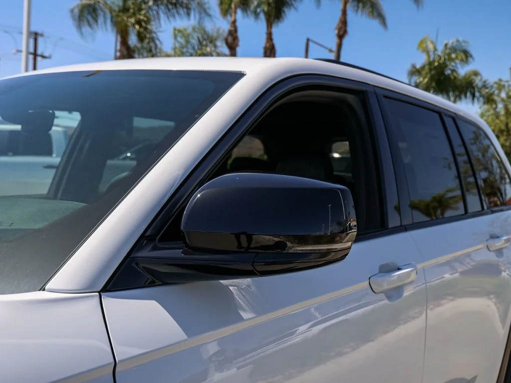 New 2026 Bright White Clear-Coat Exterior Paint Jeep Limited image 11