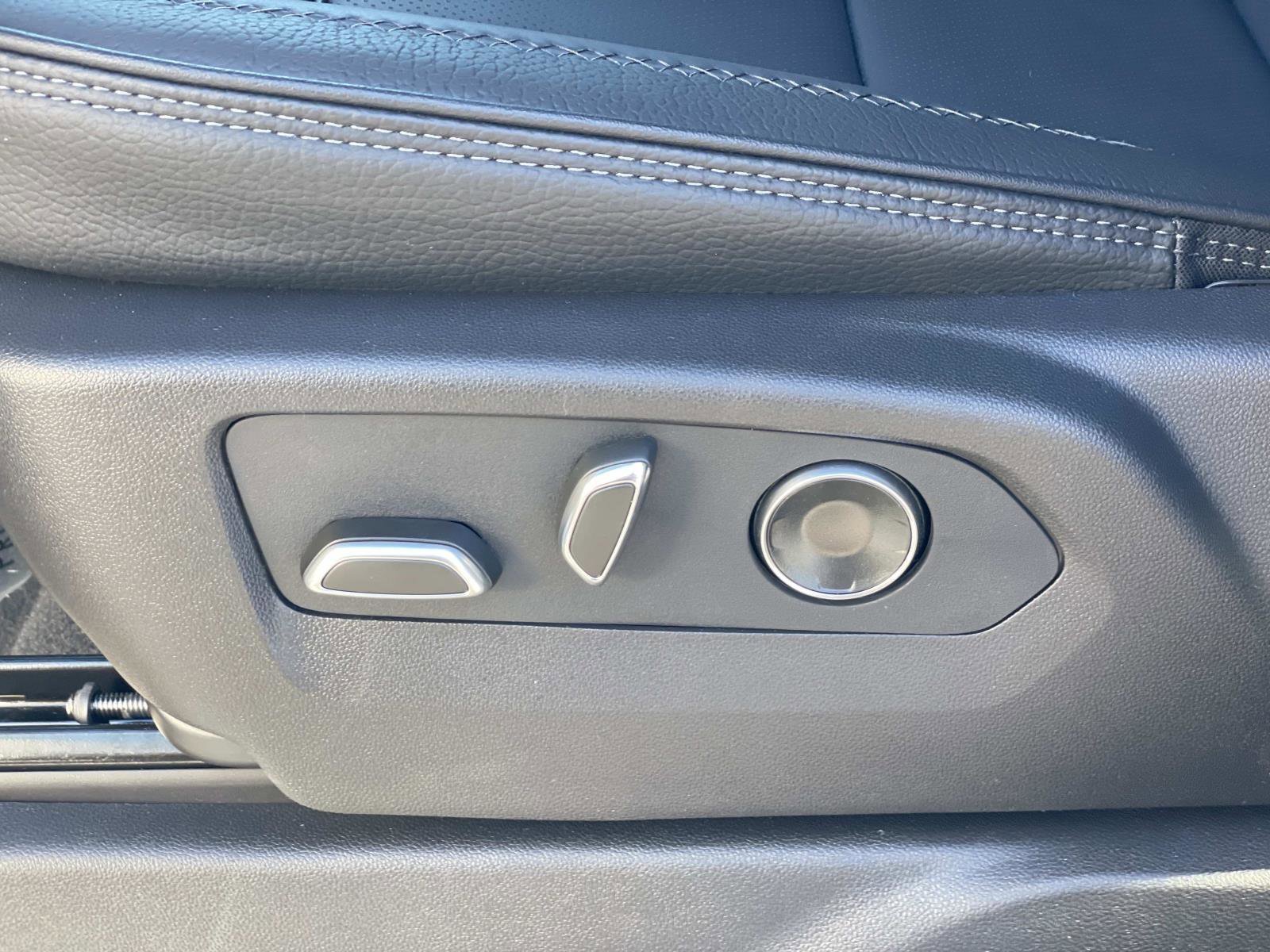 2026 GMC Sierra 3500HD Denali - Photo 23