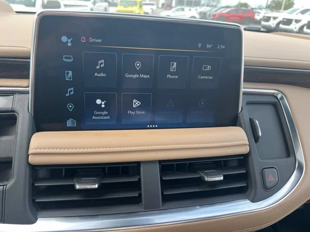 Used 2023 IRIDESCENT PEARL TRICOAT Chevrolet Premier image 32