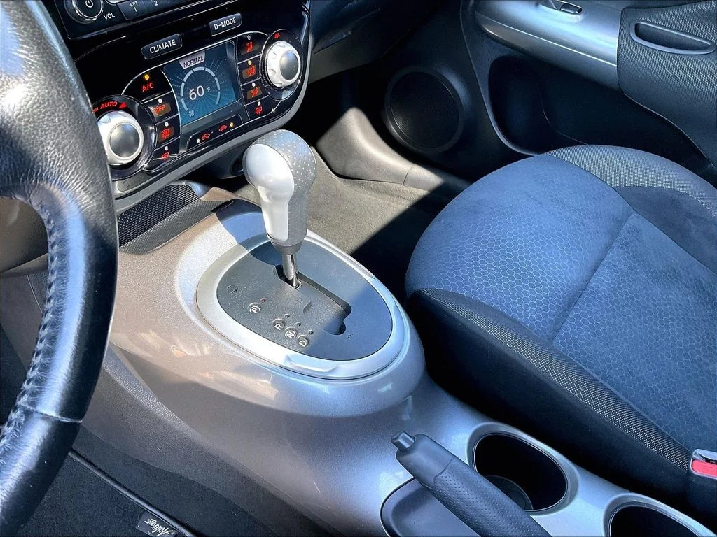 Used 2016 White Nissan SV image 20
