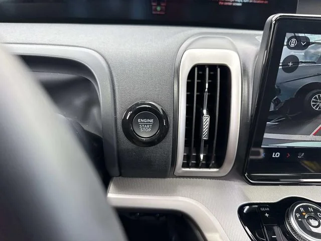 Used 2025 White Ford Active image 32