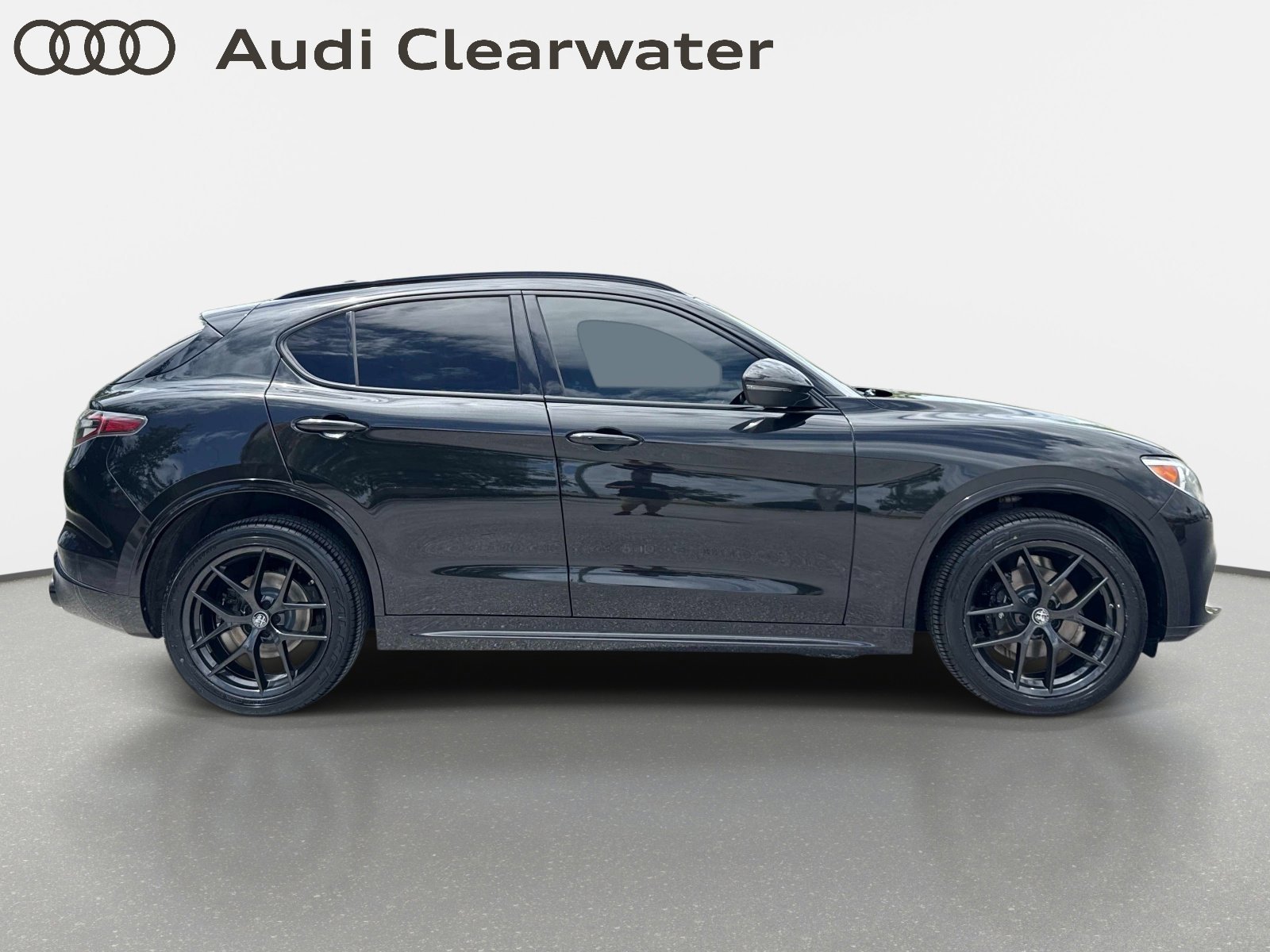 View vehicle photo 4