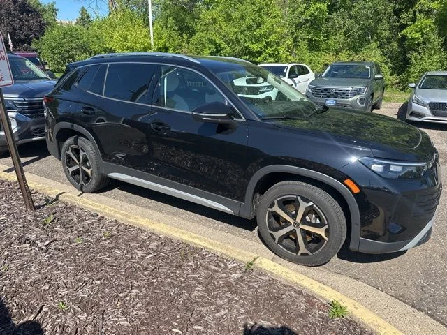 Certified 2025 Volkswagen Tiguan SE with VIN 3VVER7RM8SM021738 for sale in Inver Grove Heights, Minnesota