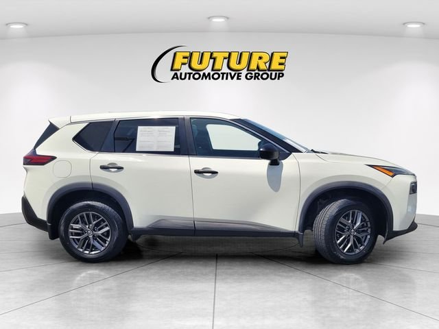 Used 2021 White Nissan S image 3