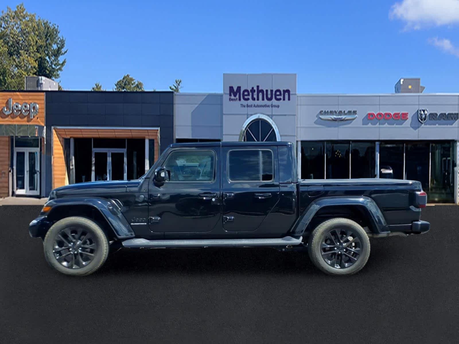 Used 2023 Black Clearcoat Jeep High Altitude image 8