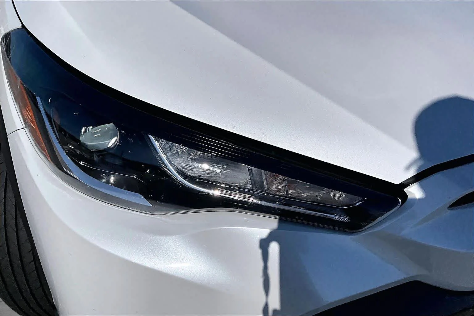 Used 2024 Wind Chill Pearl Toyota Hybrid SE image 25