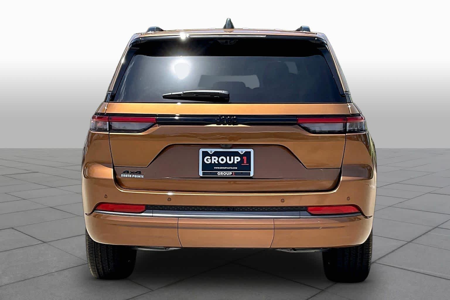 New 2026 Copper Shino Metallic Clear-Coat Exterior Paint Jeep Limited Reserve image 4