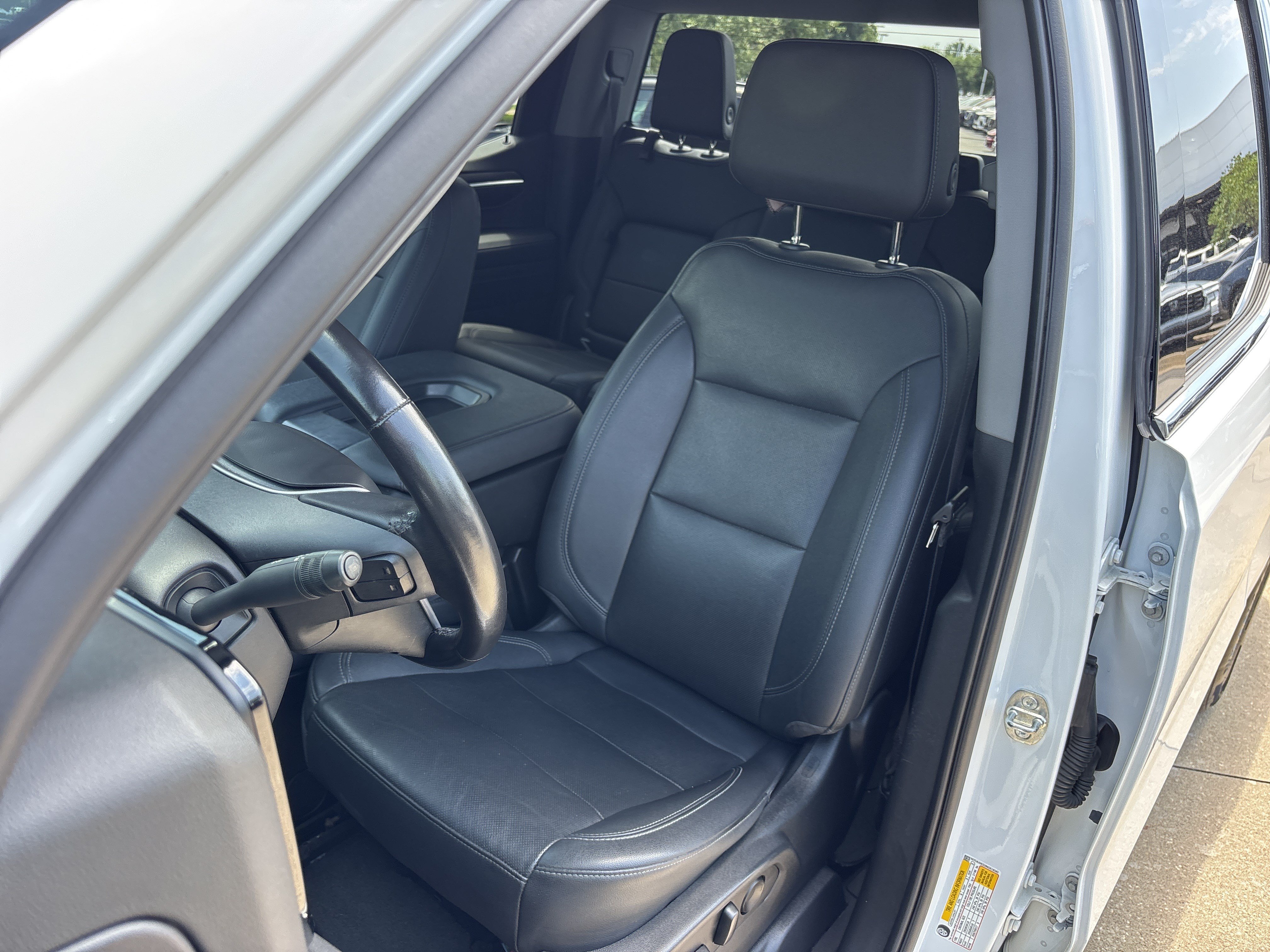 Used 2022 Summit White GMC SLT Crew Cab 4WD image 19