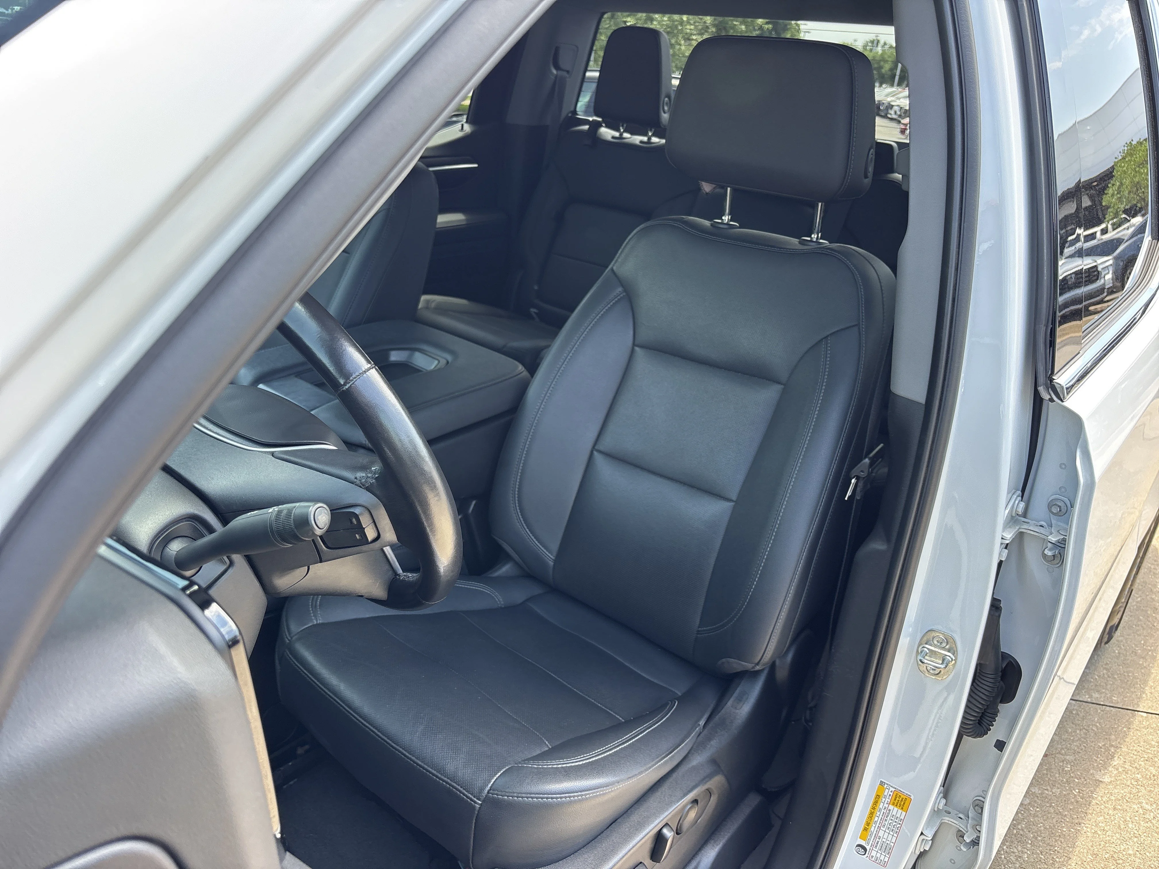 Used 2022 Summit White GMC SLT Crew Cab 4WD image 19