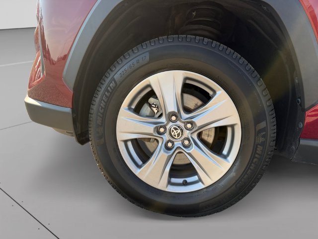 Certified Used 2023 Pearl Toyota XLE image 9