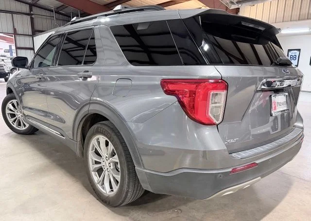 Used 2021 Gray Ford XLT image 6