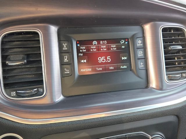 Used 2015 Silver Dodge SE image 21
