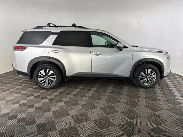 Used 2025 Silver Nissan SV image 4