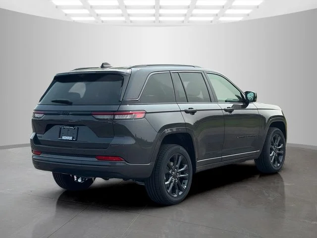 New 2026 Baltic Gray Metallic Clear-Coat Exterior Paint Jeep Limited image 7
