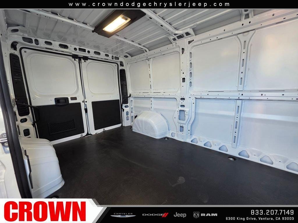 New 2026 Bright White Clear-Coat Exterior Paint RAM Tradesman image 11