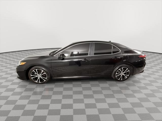 2020 Toyota Camry SE - Photo 11