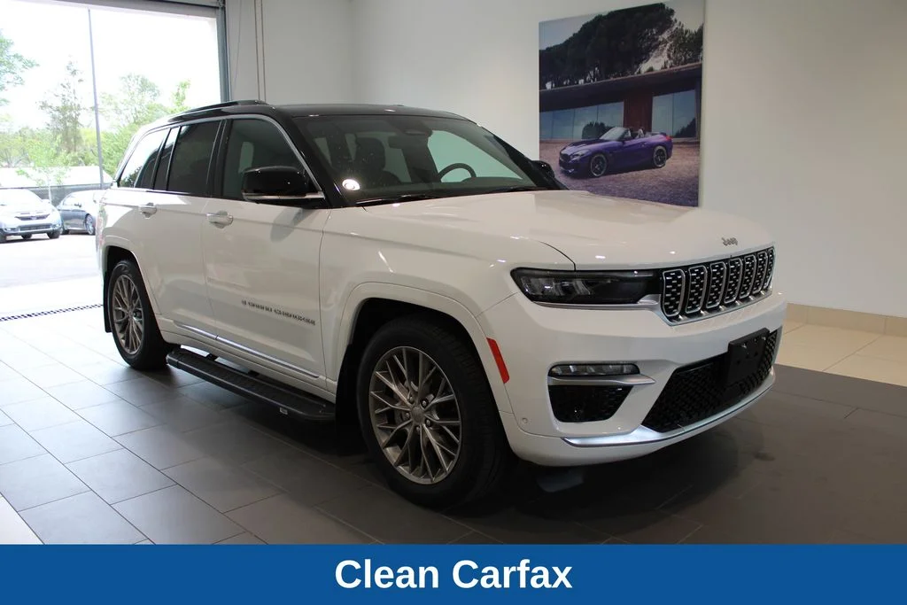 Used 2025 White Jeep Summit image 2