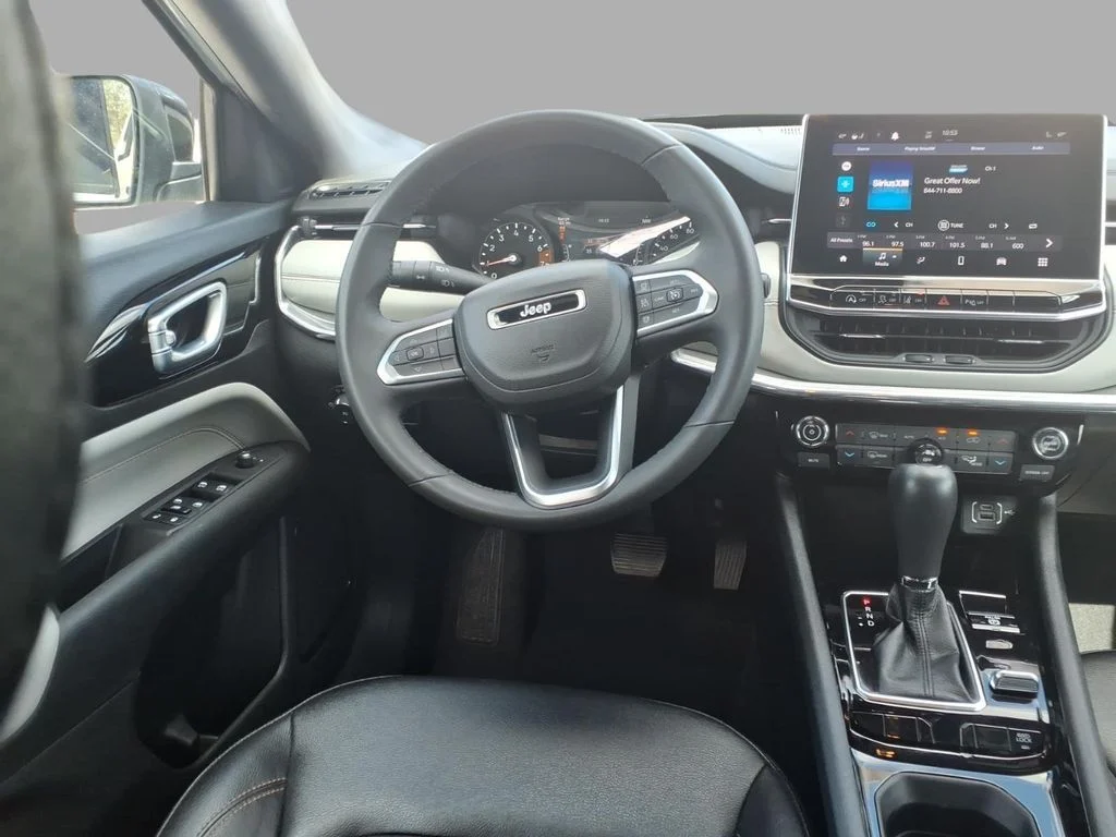 Used 2024 White/off-white Jeep Limited image 14