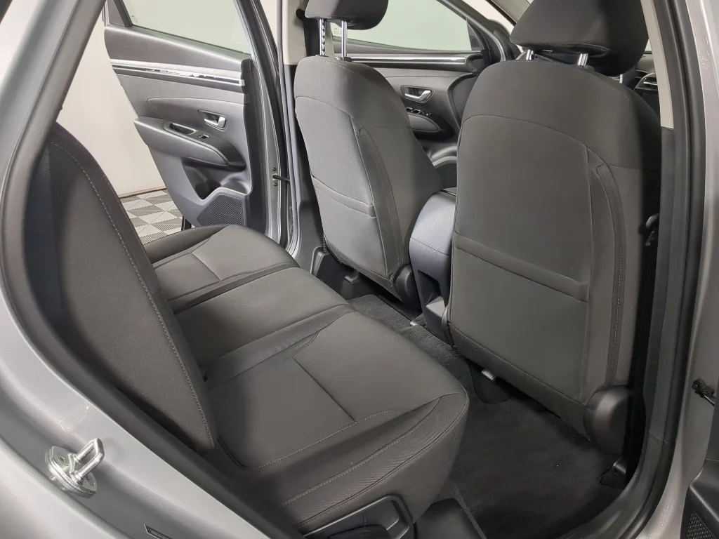 Used 2023 Silver Hyundai SE image 20