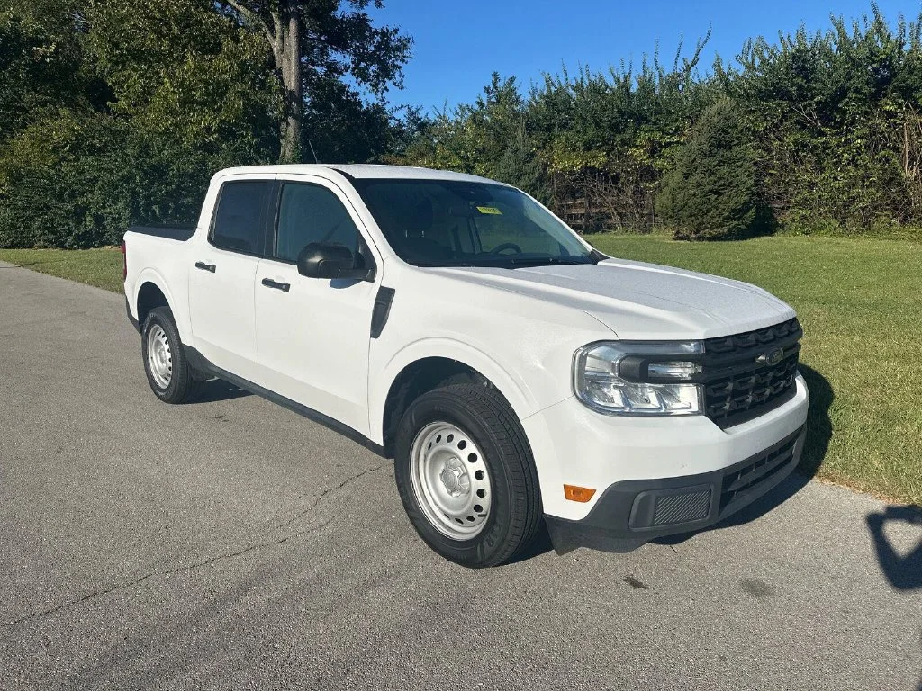 Used 2022 White Ford XL image 1