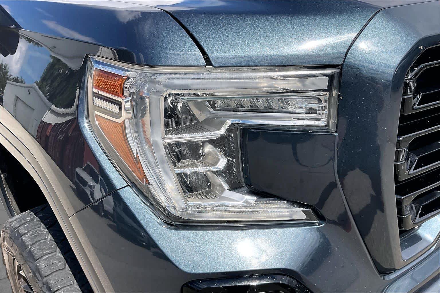 Used 2019 Dark Sky Metallic GMC AT4 image 27