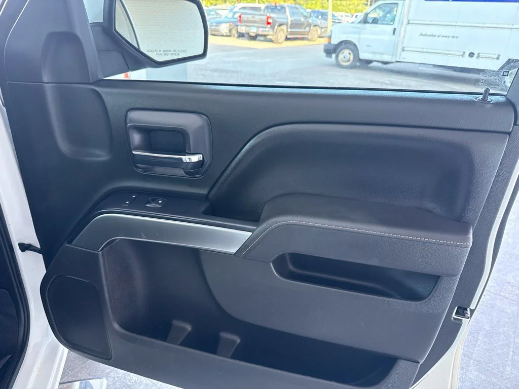 Used 2017 SUMMIT WHITE Chevrolet LT image 36