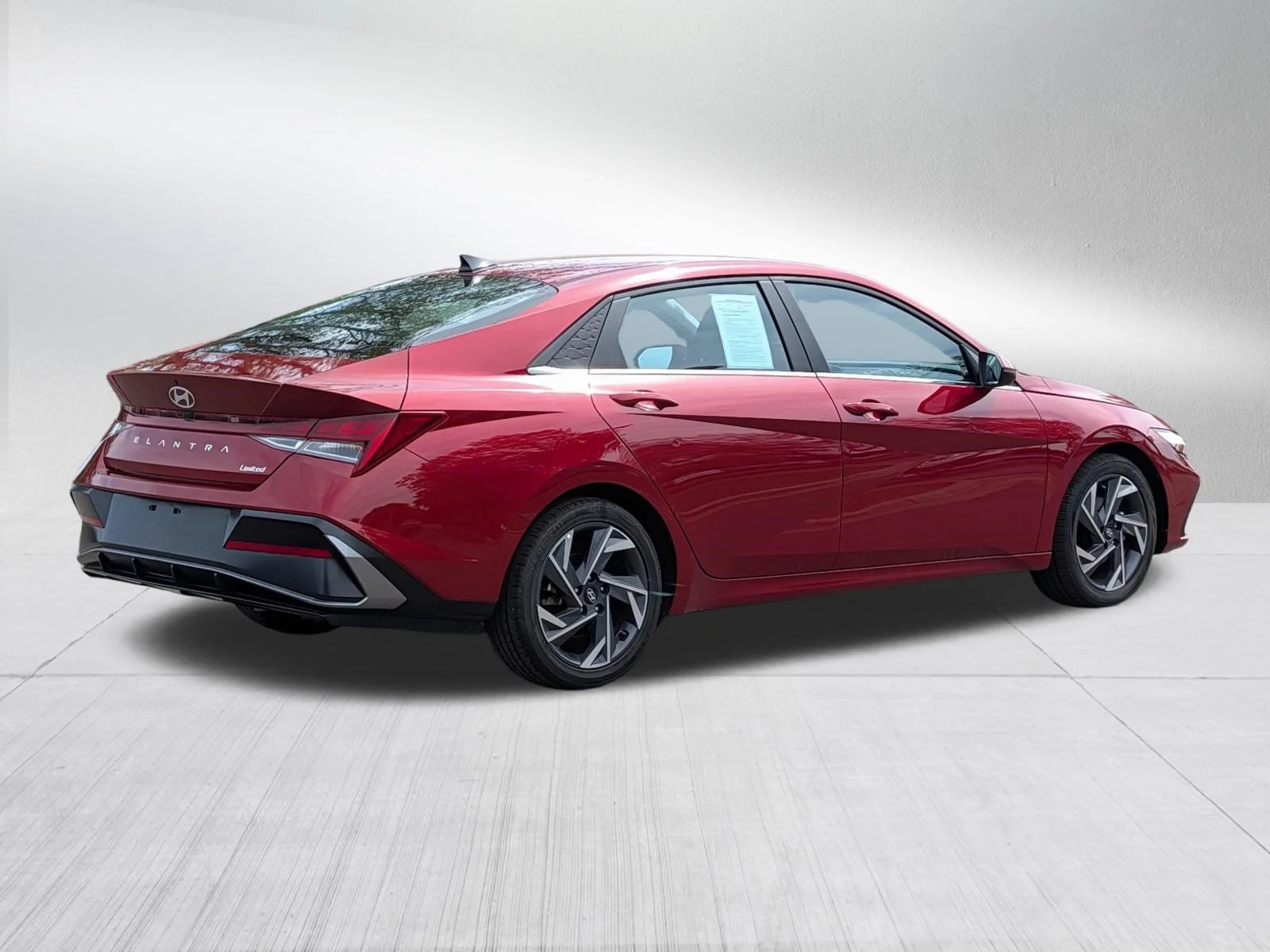 Used 2025 Ultimate Red Hyundai Limited image 7