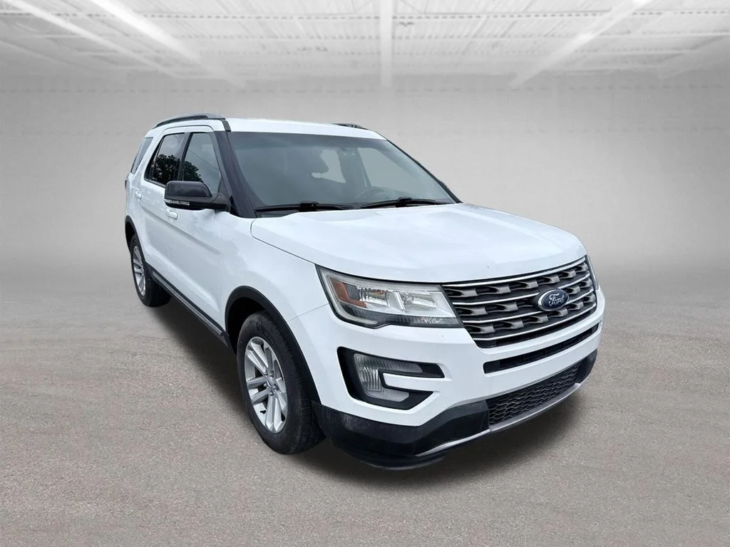 Certified Used 2017 White Ford XLT image 6
