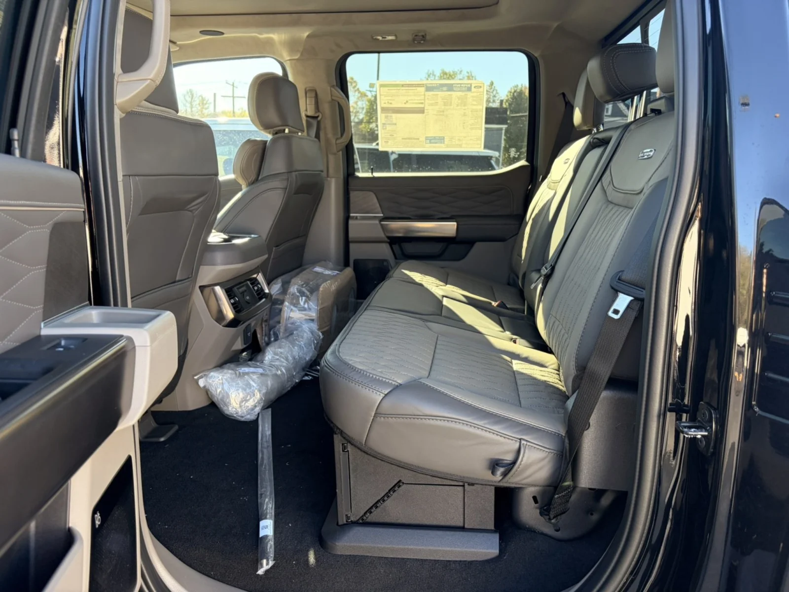 New 2027 Agate Black Metallic Ford F-350® Platinum® image 28