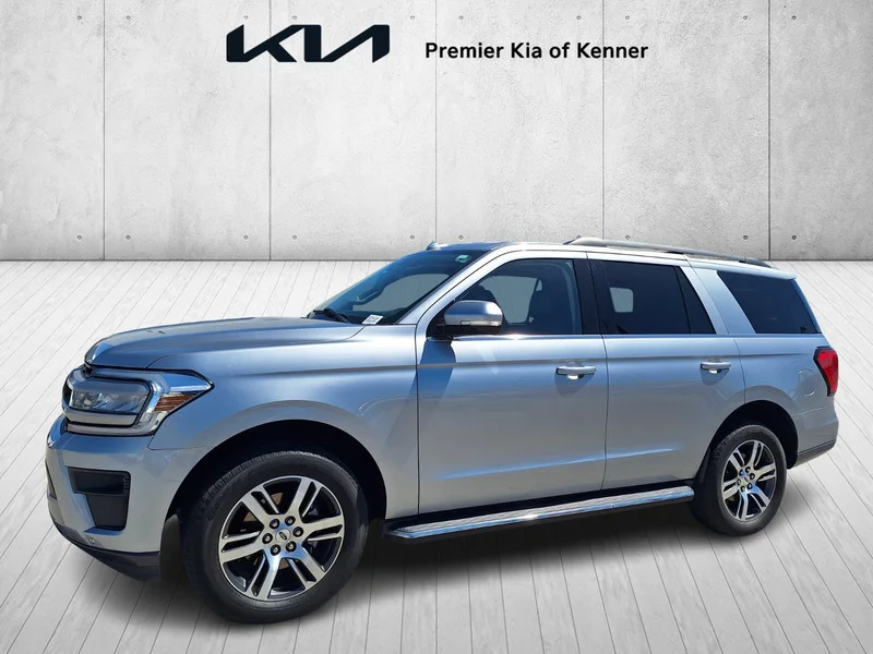 2022 Ford Expedition XLT's photo