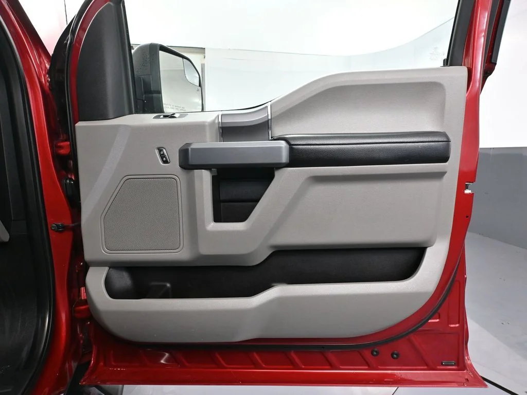 Used 2018 Red Ford XLT image 46